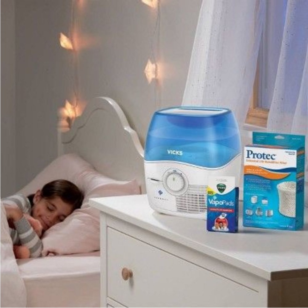 Vicks Cool Mist Humidifier - Picture 3 of 5